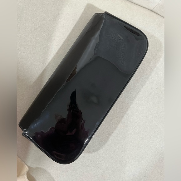 LOUIS VUITTON LV LOGO GOLD BLACK PATENT LEATHER SOBE CLUTCH BAG PURSE - Picture 6 of 13